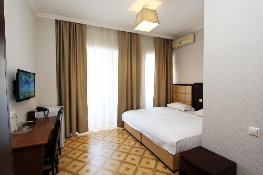 Gtm Kapan Hotel Tbilisi ภายนอก รูปภาพ