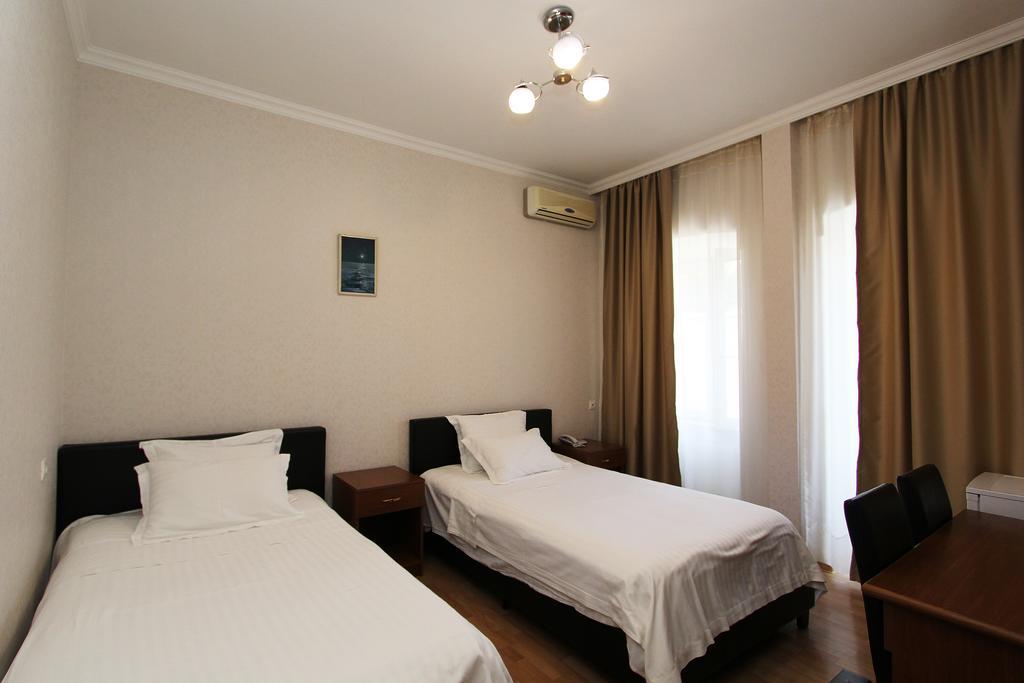 Gtm Kapan Hotel Tbilisi ภายนอก รูปภาพ