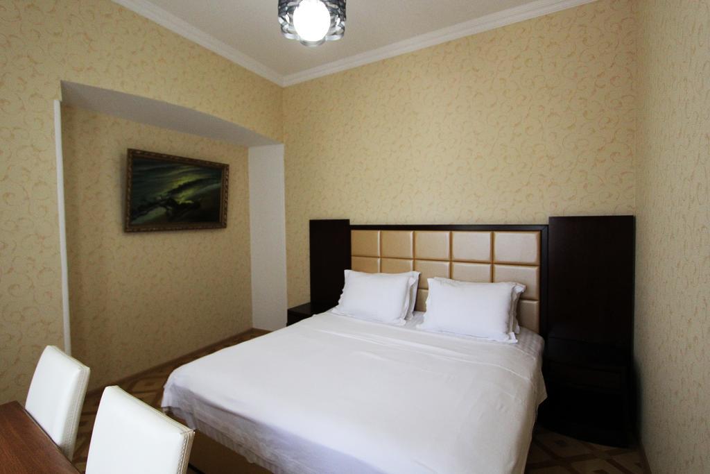 Gtm Kapan Hotel Tbilisi ภายนอก รูปภาพ