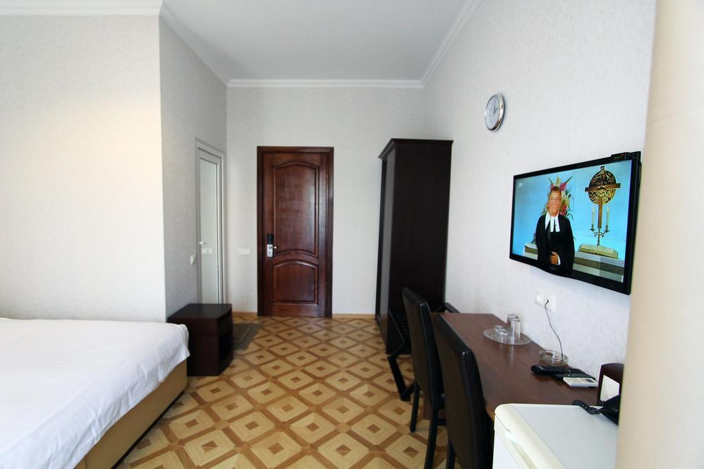 Gtm Kapan Hotel Tbilisi ภายนอก รูปภาพ